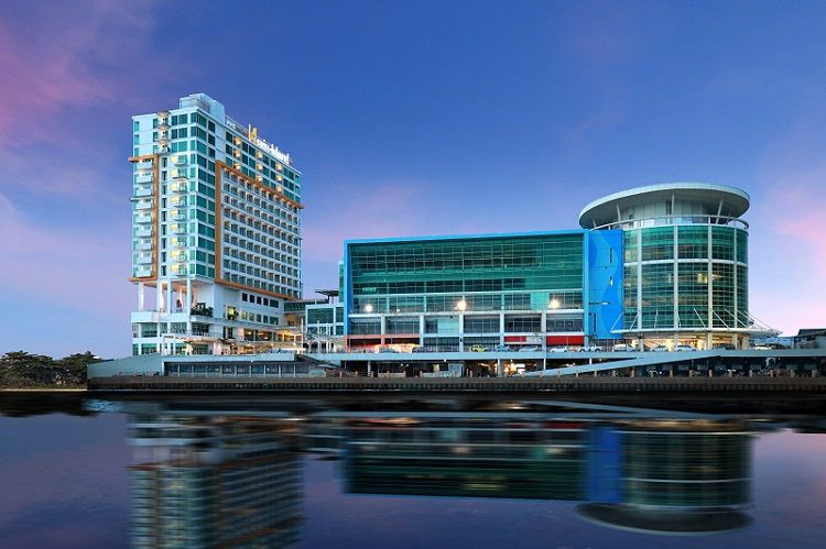 Swiss-Belhotel Balikpapan — Hotel tepi laut dengan pemandangan Selat Makassar